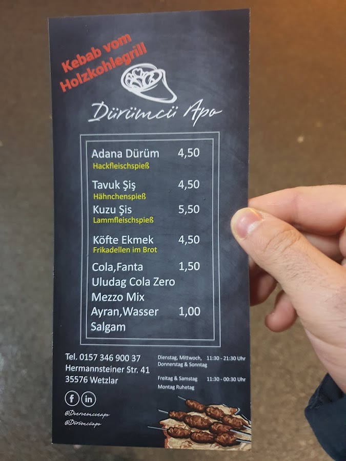 Original-Flyer des Wagens mit Speisekarte und Öffnungszeiten